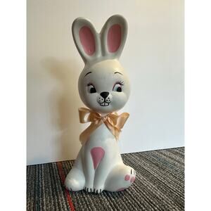 Vintage ceramic kitsch big eye bunny rabbit